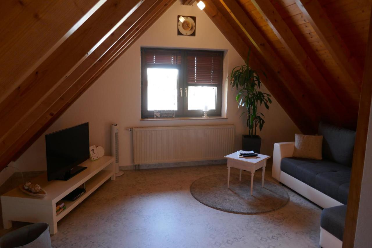 Moderne 2 Zi - Fewo Weinbergliebe Am Tuniberg Zwischen Freiburg Und Frankreich Merdingen Buitenkant foto